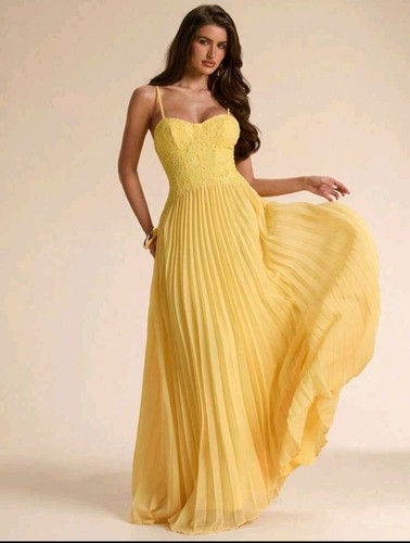 Maxi abito giallo plissettato
